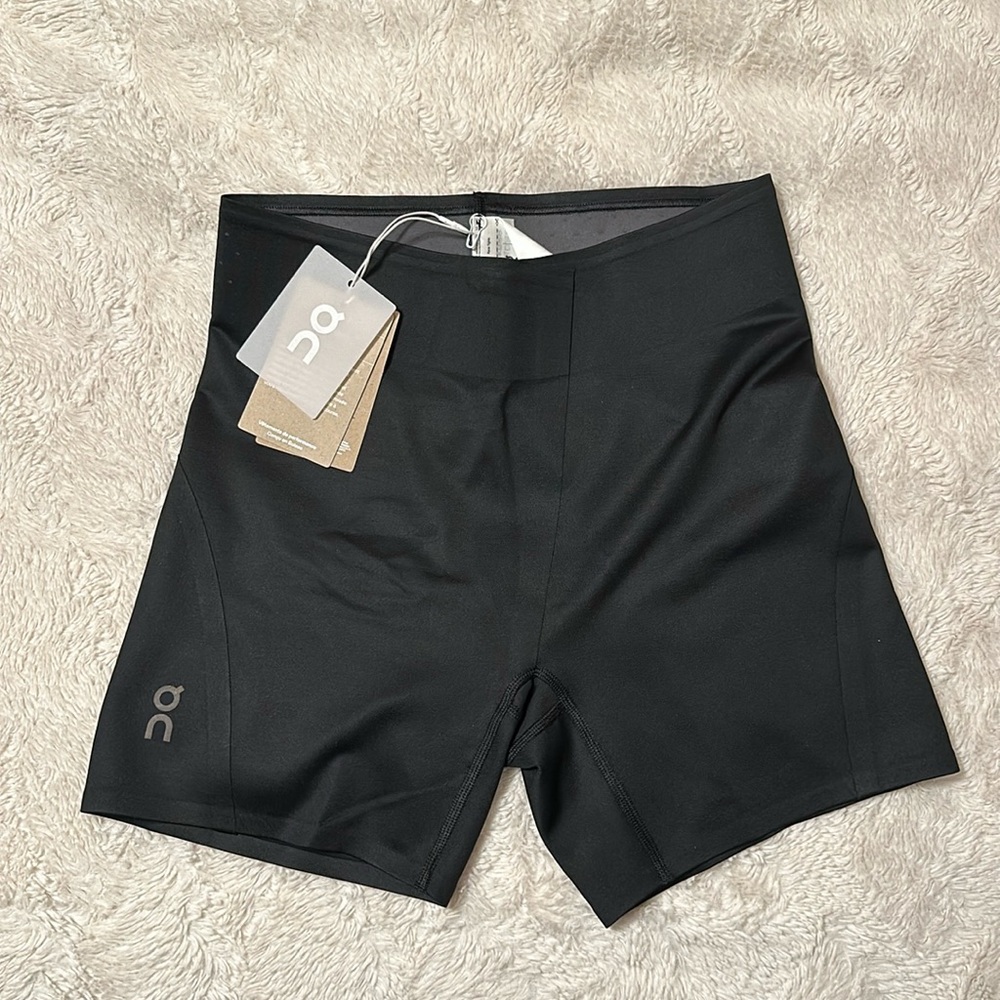 On Running Women’s Racer Shorts Black | Shadow 1WE1194505 Size Small